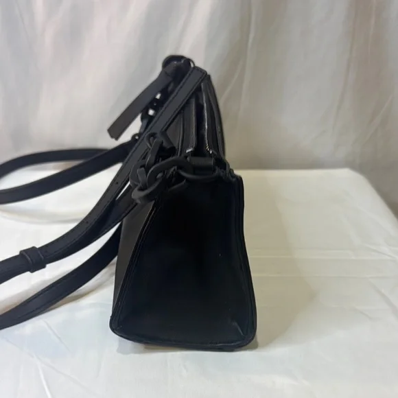 Simply Vera Vera Wang Elegant Black Handbag - Picture 8 of 13